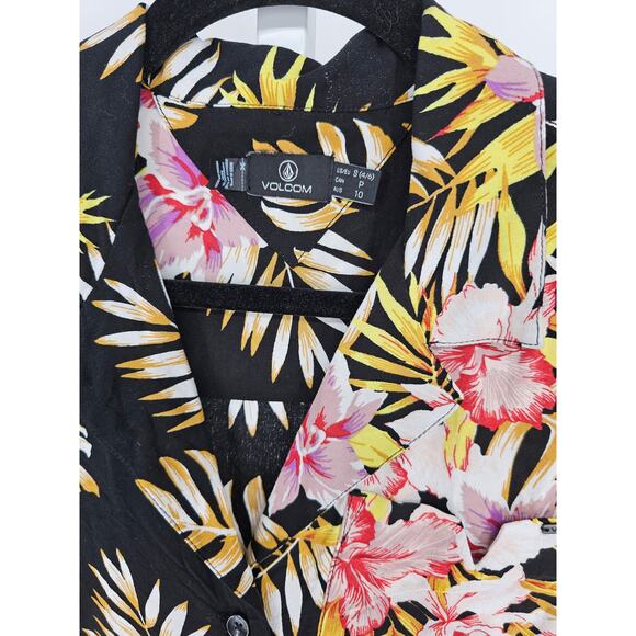 Volcom womens Sz S Short Sleeve Cropped Button Up Hawaiian Shirt Black Floral - Picture 2 of 3